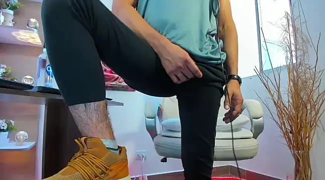 Snapshot of alessandro_wye chatting on 02.23.25 alessandro wye online show from 02.23.25