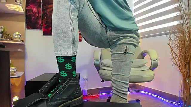 Snapshot of alessandro_wye chatting on 03.03.25 alessandro wye online show from 03.03.25