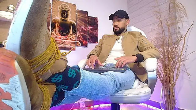 Snapshot of alessandro_wye chatting on 03.13.25 alessandro wye online show from 03.13.25