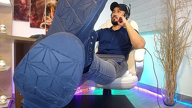 Snapshot of alessandro_wye chatting on 03.16.25 alessandro wye online show from 03.16.25