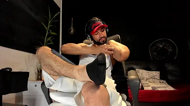 Snapshot of alessandro_wye chatting on 11.04.25 alessandro wye online show from 11.04.25