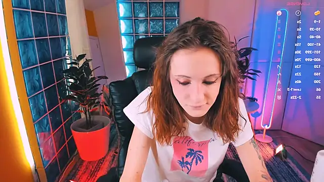 Snapshot of Dearly_kitty chatting on 02.02.25 Dearly kitty online show from 02.02.25