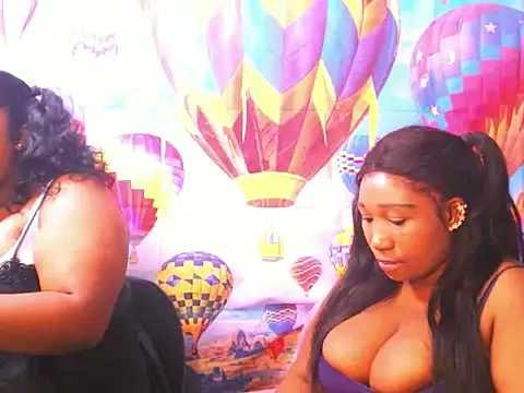 Snapshot of SexcGals chatting on 12.06.24 SexcGals online show from 12.06.24