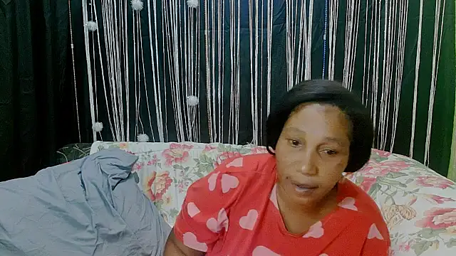 Snapshot of SexcGals chatting on 11.06.25 SexcGals online show from 11.06.25