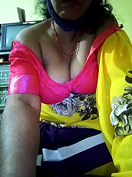 Snapshot of Riyaa_2024 chatting on 12.21.24 Riyaa 2024 online show from 12.21.24