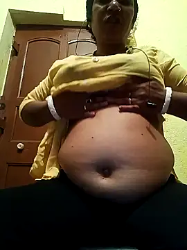 Snapshot of Riyaa_2024 chatting on 12.30.24 Riyaa 2024 online show from 12.30.24