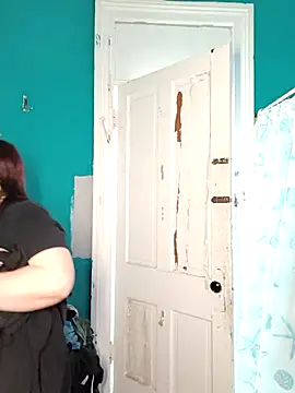 Snapshot of lilbishmiss chatting on 03.17.25 lilbishmiss online show from 03.17.25