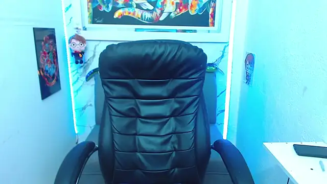 targuerian22 online show from 11.08.25