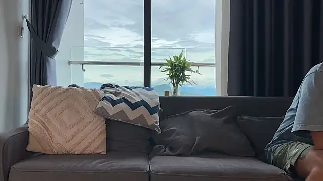 Snapshot of Flying-Dutchmana chatting on 09.23.25 Flying-Dutchmana online show from 09.23.25