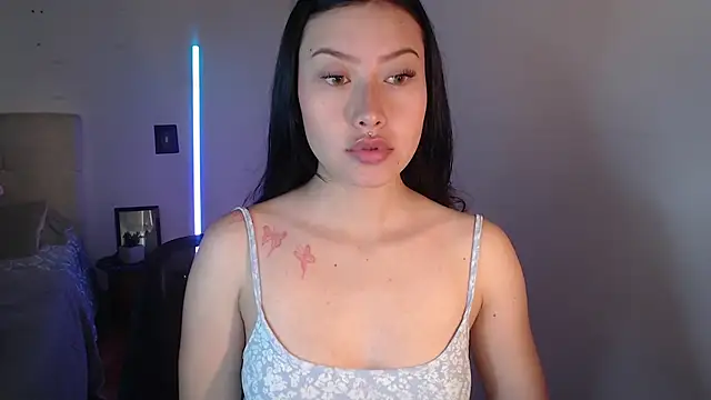 Snapshot of Emilyswan04 chatting on 01.18.25 Emilyswan04 online show from 01.18.25