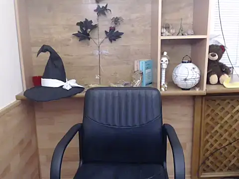 DaniellaKiss online show from 12.03.25