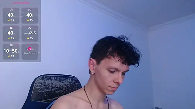 Snapshot of bryamado69 chatting on 06.27.26 bryamado69 online show from 06.27.26