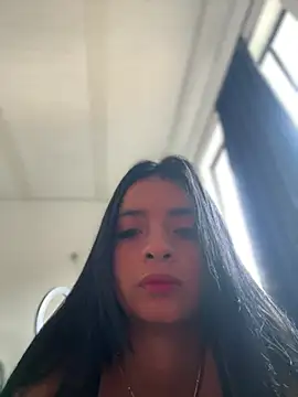 Laura fernandezII online show from 02.22.25