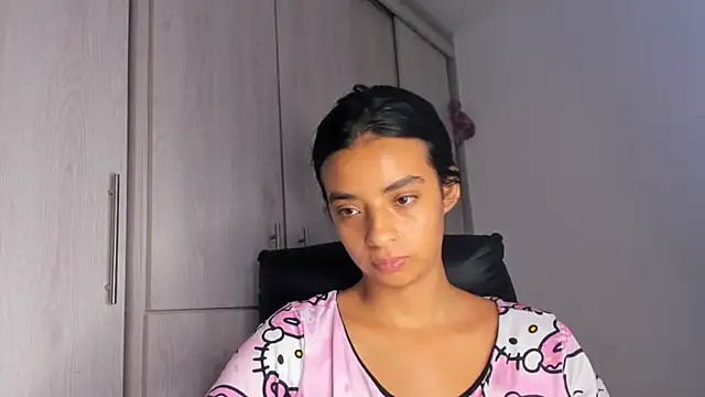 Laura fernandezII online show from 11.26.25