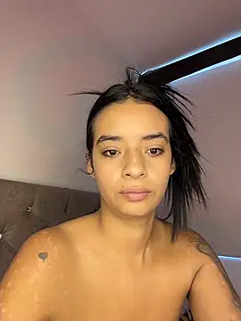 Laura fernandezII online show from 12.05.25