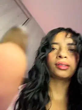 Laura fernandezII online show from 12.22.25