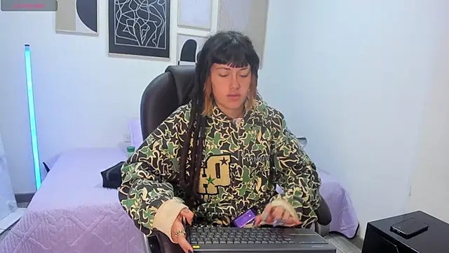  sharlotte777 online show from 11.22.25