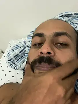 islandvybee55 online show from 02.12.25