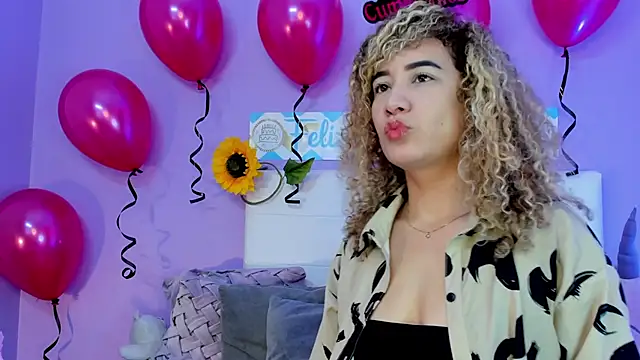 Snapshot of Charlotte11-11 chatting on 11.09.25 Charlotte11-11 online show from 11.09.25