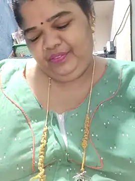 Snapshot of tamilthanushri chatting on 04.23.26 tamilthanushri online show from 04.23.26