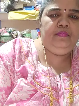 Snapshot of tamilthanushri chatting on 04.26.26 tamilthanushri online show from 04.26.26
