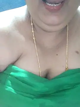 Snapshot of tamilthanushri chatting on 05.14.26 tamilthanushri online show from 05.14.26