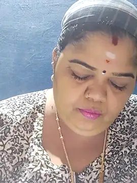 Snapshot of tamilthanushri chatting on 05.16.26 tamilthanushri online show from 05.16.26