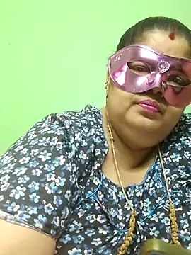 Snapshot of tamilthanushri chatting on 06.09.26 tamilthanushri online show from 06.09.26