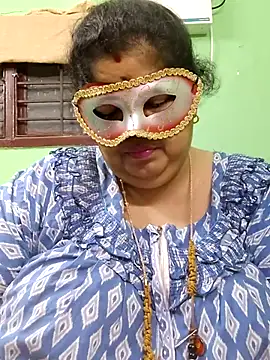 Snapshot of tamilthanushri chatting on 07.28.26 tamilthanushri online show from 07.28.26