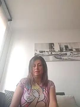 Latiinvenushot online show from 11.28.25