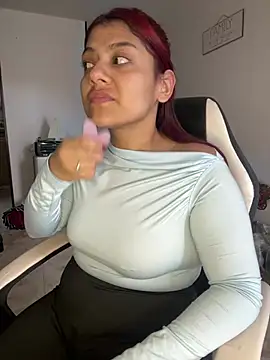 Aprilsmith2 online show from 12.18.24