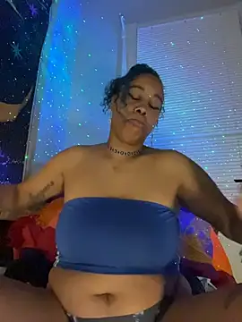 loveluna8 online show from 10.29.25