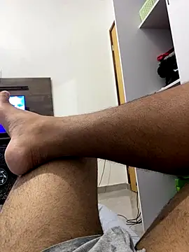 Snapshot of D4ivid chatting on 11.24.25 D4ivid online show from 11.24.25