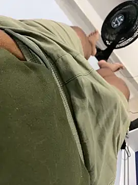 Snapshot of D4ivid chatting on 11.25.25 D4ivid online show from 11.25.25