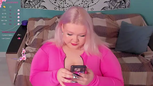 LilyBelll online show from 12.02.24