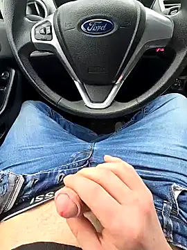 Titanhoott online show from 01.10.25