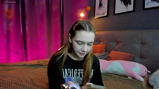 Lesi Moonie01 online show from 11.20.25