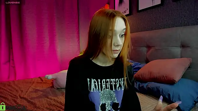 Lesi Moonie01 online show from 04.10.26