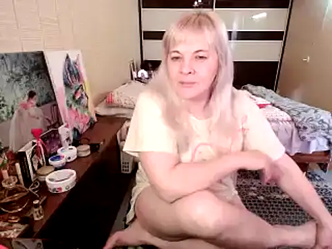 Snapshot of Lia_Laguna77 chatting on 05.18.26 Lia Laguna77 online show from 05.18.26