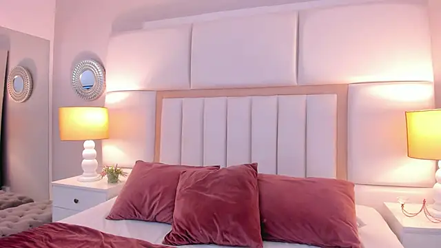 Snapshot of AmbarSantany chatting on 01.09.25 AmbarSantany online show from 01.09.25