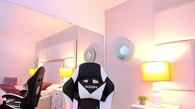 Snapshot of AmbarSantany chatting on 02.03.25 AmbarSantany online show from 02.03.25