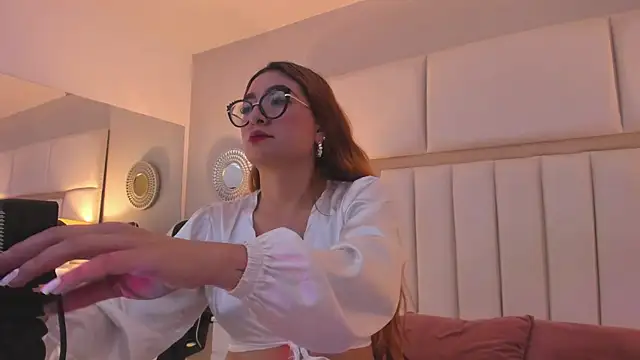 Snapshot of AmbarSantany chatting on 02.06.25 AmbarSantany online show from 02.06.25