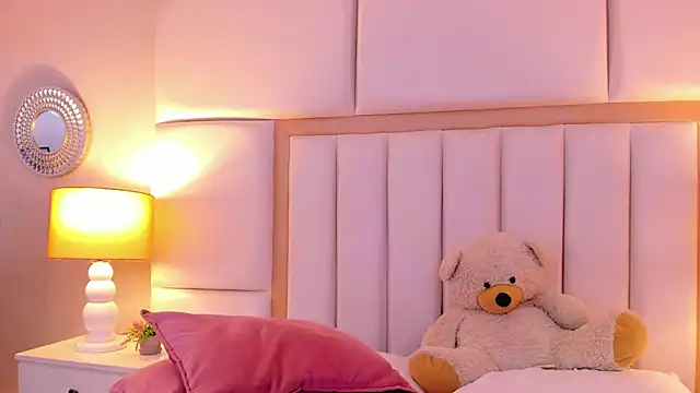 Snapshot of AmbarSantany chatting on 03.15.25 AmbarSantany online show from 03.15.25