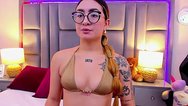 Snapshot of AmbarSantany chatting on 09.09.25 AmbarSantany online show from 09.09.25