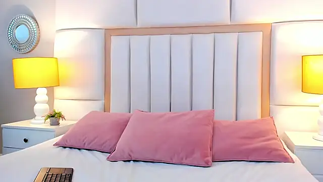 AmbarSantany online show from 11.14.25