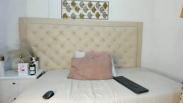 Snapshot of _chloe_adams chatting on 02.25.25 chloe adams online show from 02.25.25