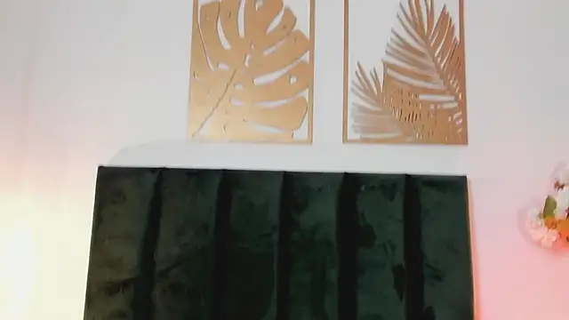 HollyHudsonn online show from 01.07.25