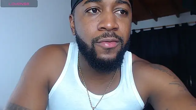 Snapshot of Drake_Nassir4 chatting on 06.10.26 Drake Nassir4 online show from 06.10.26