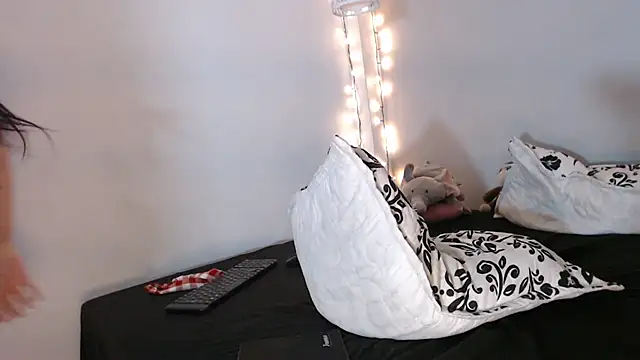 Kimandyuk online show from 12.17.24