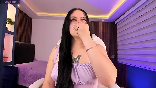 Snapshot of Lucy_Smith2 chatting on 12.05.24 Lucy Smith2 online show from 12.05.24